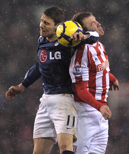 他在短短 他在短短